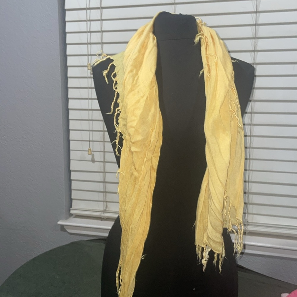 Assorted scarves - Picture 4 of 5